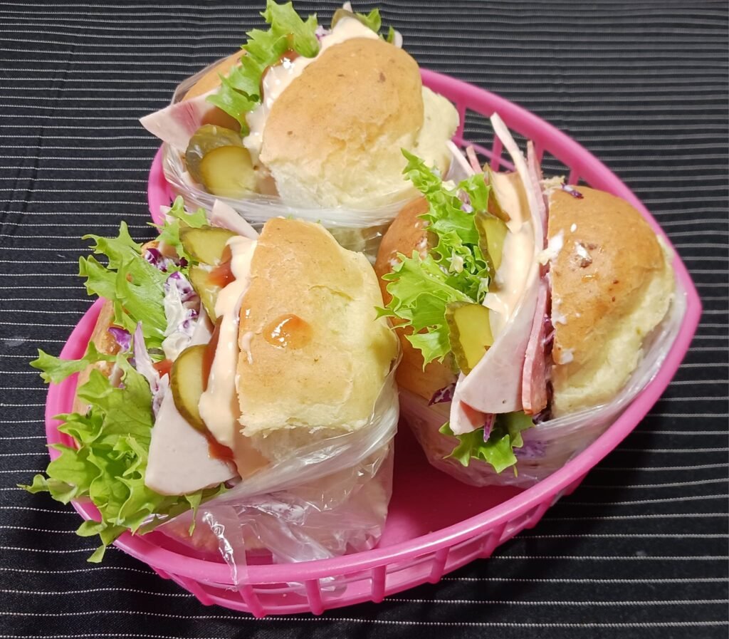 Chifle cu Usturoi și Parmezan: Rețeta Ideală pentru Sandwich-uri