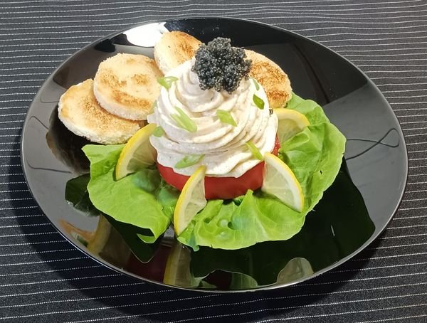 Rețetă de Salată de Icre de Crap cu Crutoane și Caviar